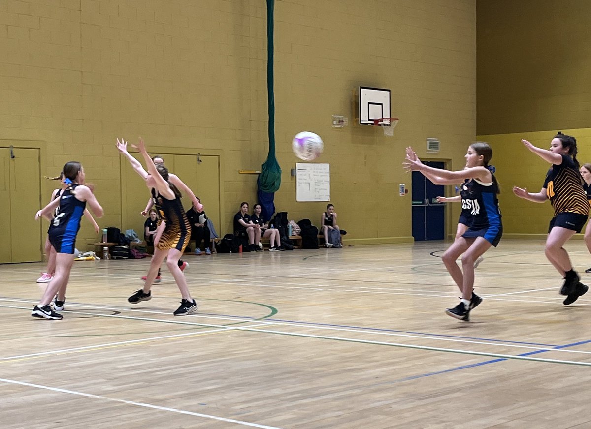 An excited S1 🏐 team travelled to @FortroseAcad in the Scottish 🏆. The girls were quick to settle &amp; dominated the match, playing some lovely netball, at speed and maintaining control of the ball.👏 POMs went to Ciara S &amp; Charlotte P.
#rgcsport <a href="/robertgordons/">Robert Gordon's College</a> <a href="/robin_macp/">Robin Macpherson FRSA 🧡</a> <a href="/cak13/">Clare Smith</a>