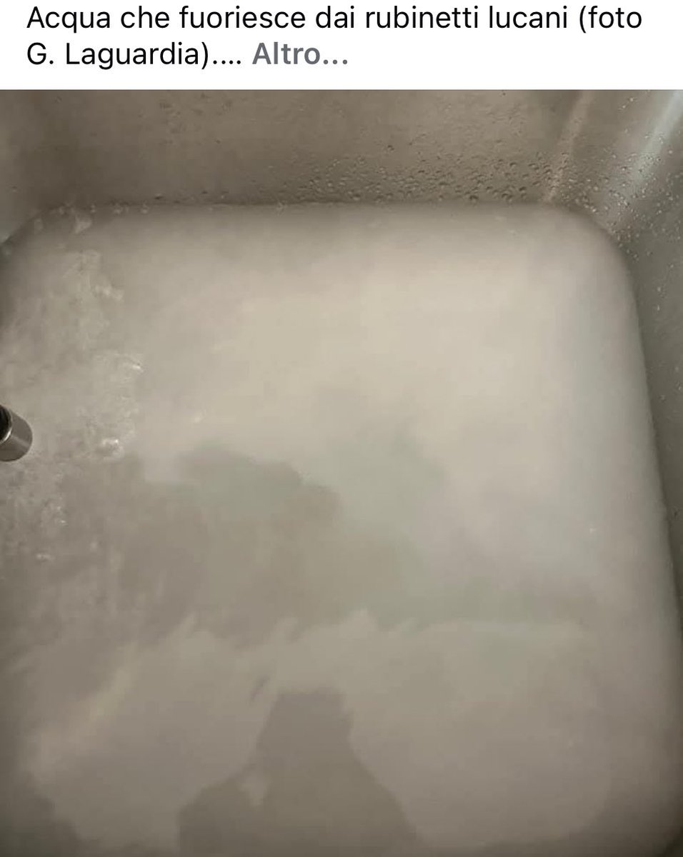 dukana2's tweet photo. Mi raccomando 🤣🤣🤣🤣venite numerosi in #Basilicata e comprate TANTI prodotti tipici 🤣🤣🤣🤣🤣🤣👇fatti con quest’acqua 🤣🤣🤣🤣🤣
“Tipicamente” avvelenati…pure quelli della #Puglia perché arriva quella del #Pertusillo …che è pure peggio…👇di questa …. https://t.co/Mwwt2ezRhi