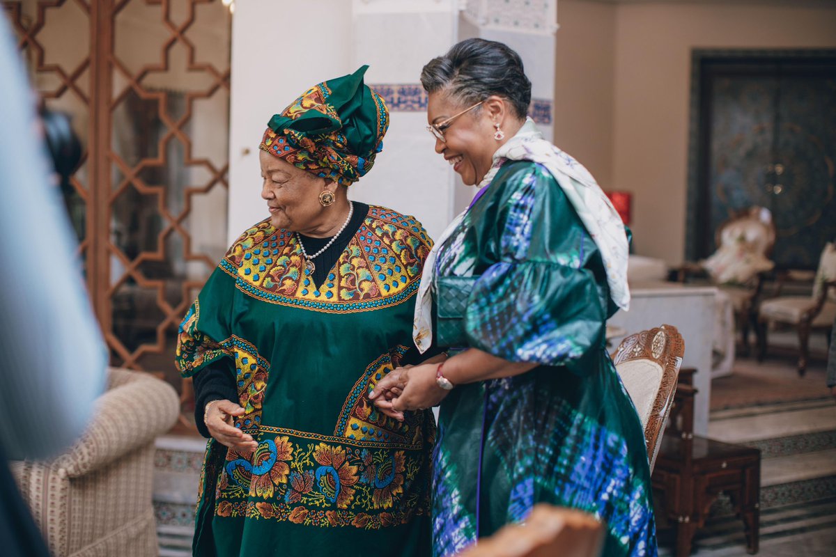 SuminwaJudith's tweet photo. Maman Bobi Ladawa, une femme qui incarne une part essentielle de notre histoire. Ce moment a été bien plus qu’un échange. Avec beaucoup de tendresse, elle m’a partagé des conseils empreints de sagesse et une vision inspirante du rôle des femmes dans la société.

Ses paroles, pleines d’affection et de clairvoyance, m’ont profondément touchée. Elle a renforcé ma conviction que l’amour de notre pays et l’engagement des femmes peuvent réellement transformer les choses.

Je repars avec un cœur empli de gratitude et d’inspiration.

#Héritage #RDC