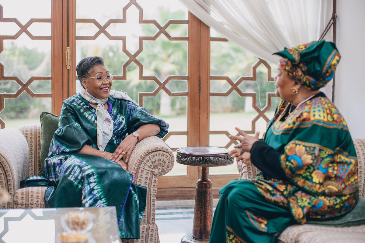 SuminwaJudith's tweet photo. Maman Bobi Ladawa, une femme qui incarne une part essentielle de notre histoire. Ce moment a été bien plus qu’un échange. Avec beaucoup de tendresse, elle m’a partagé des conseils empreints de sagesse et une vision inspirante du rôle des femmes dans la société.

Ses paroles, pleines d’affection et de clairvoyance, m’ont profondément touchée. Elle a renforcé ma conviction que l’amour de notre pays et l’engagement des femmes peuvent réellement transformer les choses.

Je repars avec un cœur empli de gratitude et d’inspiration.

#Héritage #RDC
