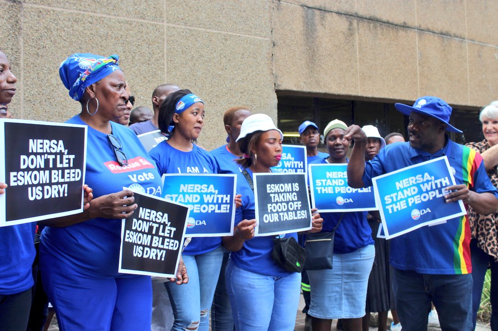 DA_Mpumalanga's tweet photo. 🚨Today, the DA takes a stand at the NERSA public hearing in Mbombela (Mpumalanga) against Eskom's proposed 40% electricity hike.
This increase would devastate millions already burdened by poverty and the high cost of living.
#StopElectricityHikes #StopPowerGrab https://t.co/913yRbp9wM