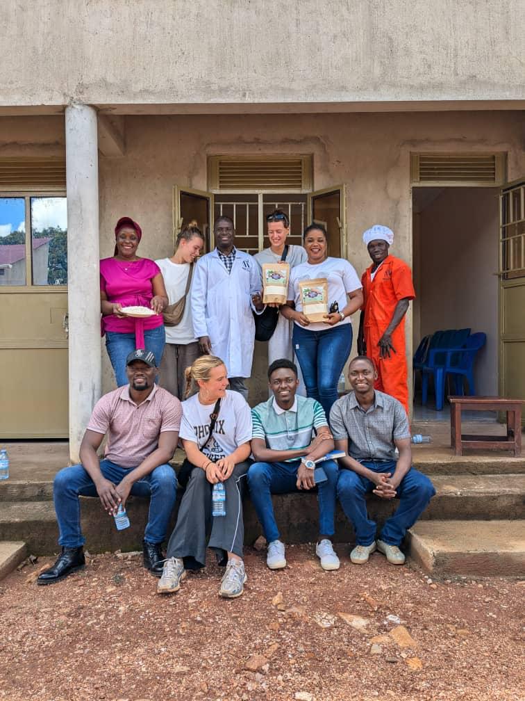 MUBS_Entreship's tweet photo. Manager @karemmie, along with mentors, incubatees, and Startup Associates from @tudelft, visited a cassava value-addition startup in Gayaza-Zirobwe.
The team also checked out  the cassava drying system.

#MUBSEIIC https://t.co/ZIfGTDcRDv