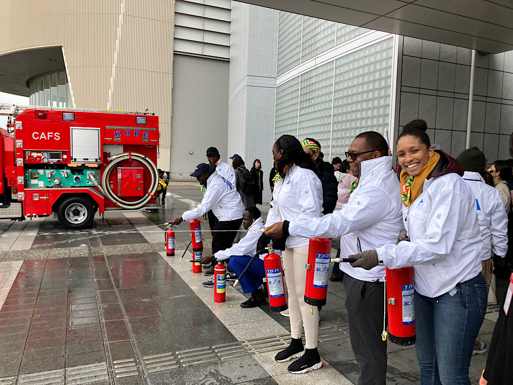 jica_kansai's tweet photo. #大阪・関西万博 #ベストプラクティス に #JICA関西 / #DRLC 未来共創防災チームによる「共創の力で築く持続可能な未来」が選ばれました!世界中で25件しか選ばれない栄誉です。日本の防災の知見を世界に広める取組について、万博会場内での展示や発表なども検討されています
https://t.co/vVl6pu5Mfc https://t.co/R0PnS262oJ