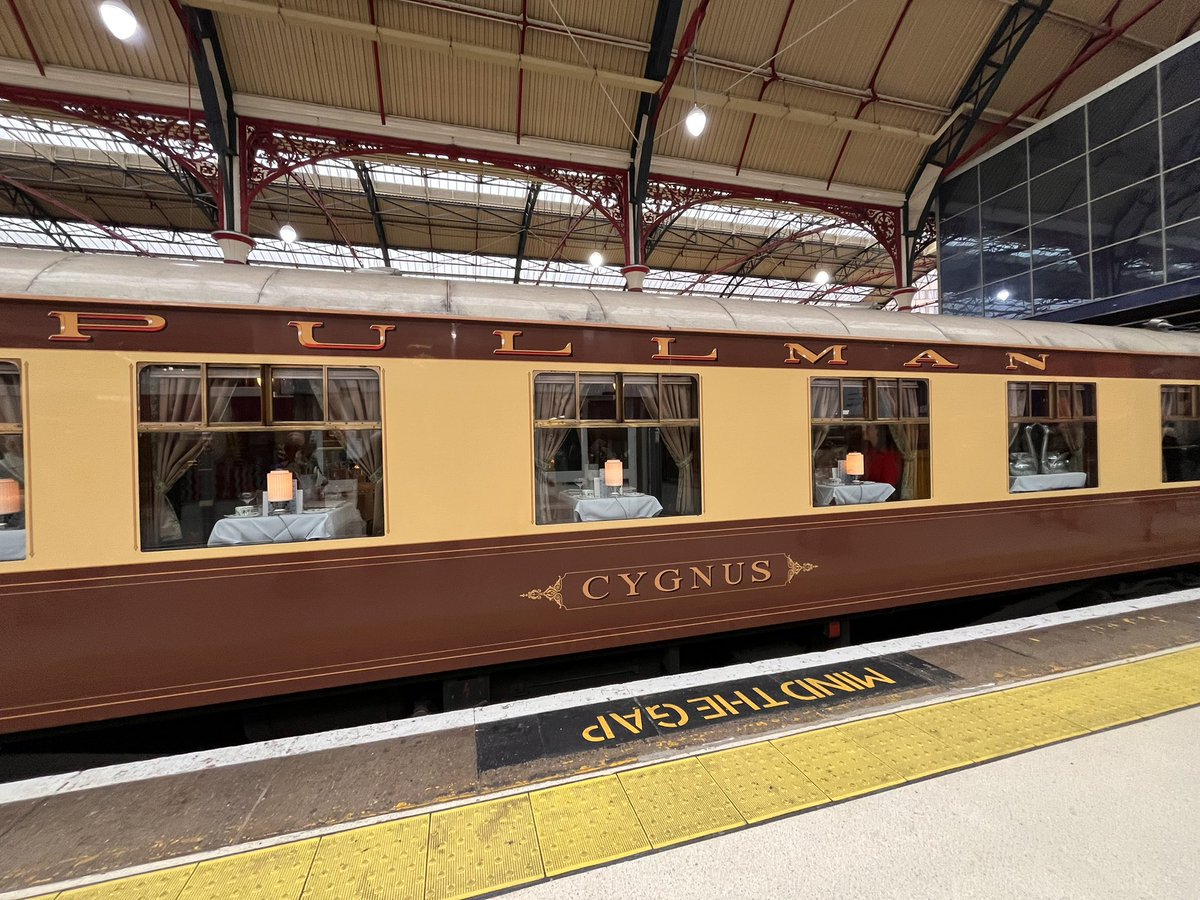 Andrewmc1975's tweet photo. Next stop Downton Abbey (Highclere Castle) #BritishPullman https://t.co/e2uTXTEWQL
