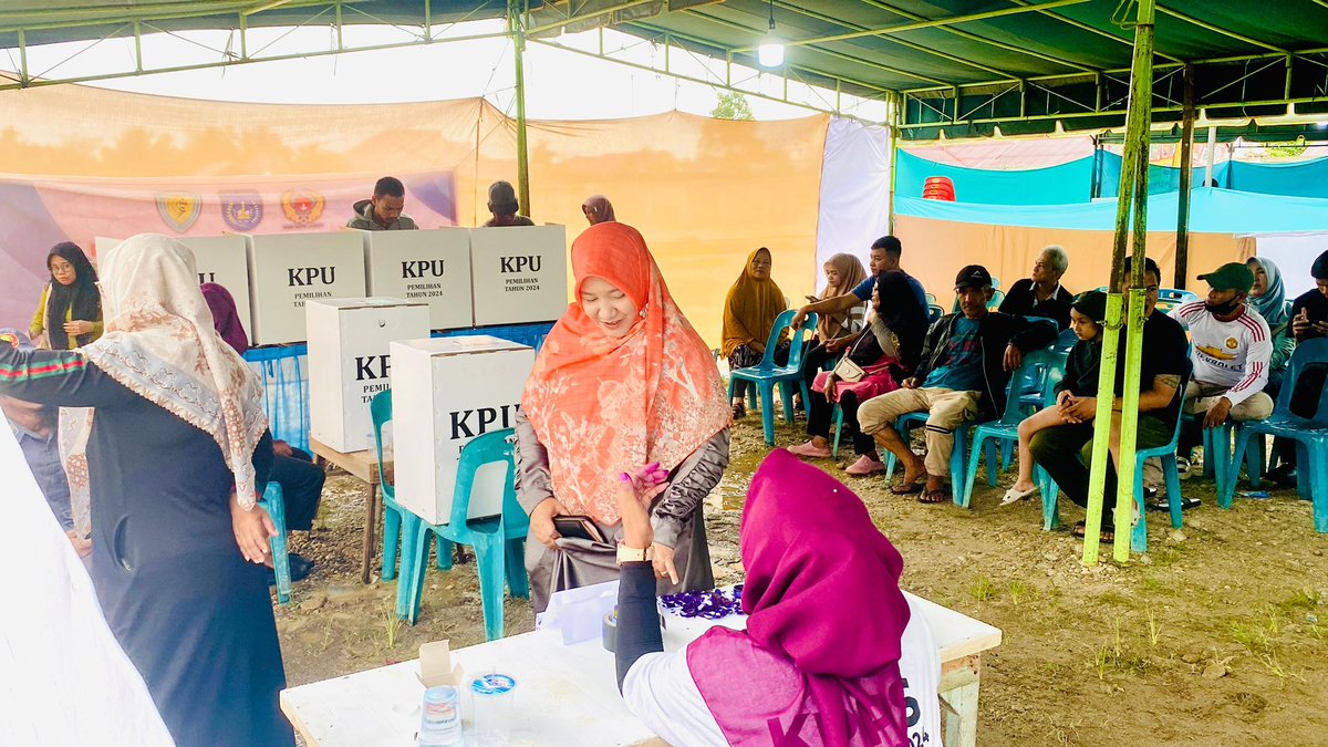 Alhamdulillah sudah menunaikan hak suara untuk pilkada Aceh. Semoga yang terpilih tidak lupa pemilih #pilkada #pilkadaaceh #pilgub #pilwalkot #pemimpinbaru <a href="/PKSejahtera/">DPP PKS</a> <a href="/DPWPKSAceh/">PKS Aceh</a>