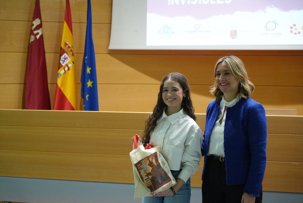 PolitSocialMur's tweet photo. Entrega de premios del VIII Concurso de Relato corto y Arte para visibilizar la violencia contra la mujer, junto a @THADERCONSUMO #ACUM y @PalinAsociacion.

Cuatro obras han sido reconocidas entre más de 200 trabajos en la modalidad juvenil e infantil

🔗 https://t.co/ynhqctYMIf https://t.co/nrzwWXOpAZ