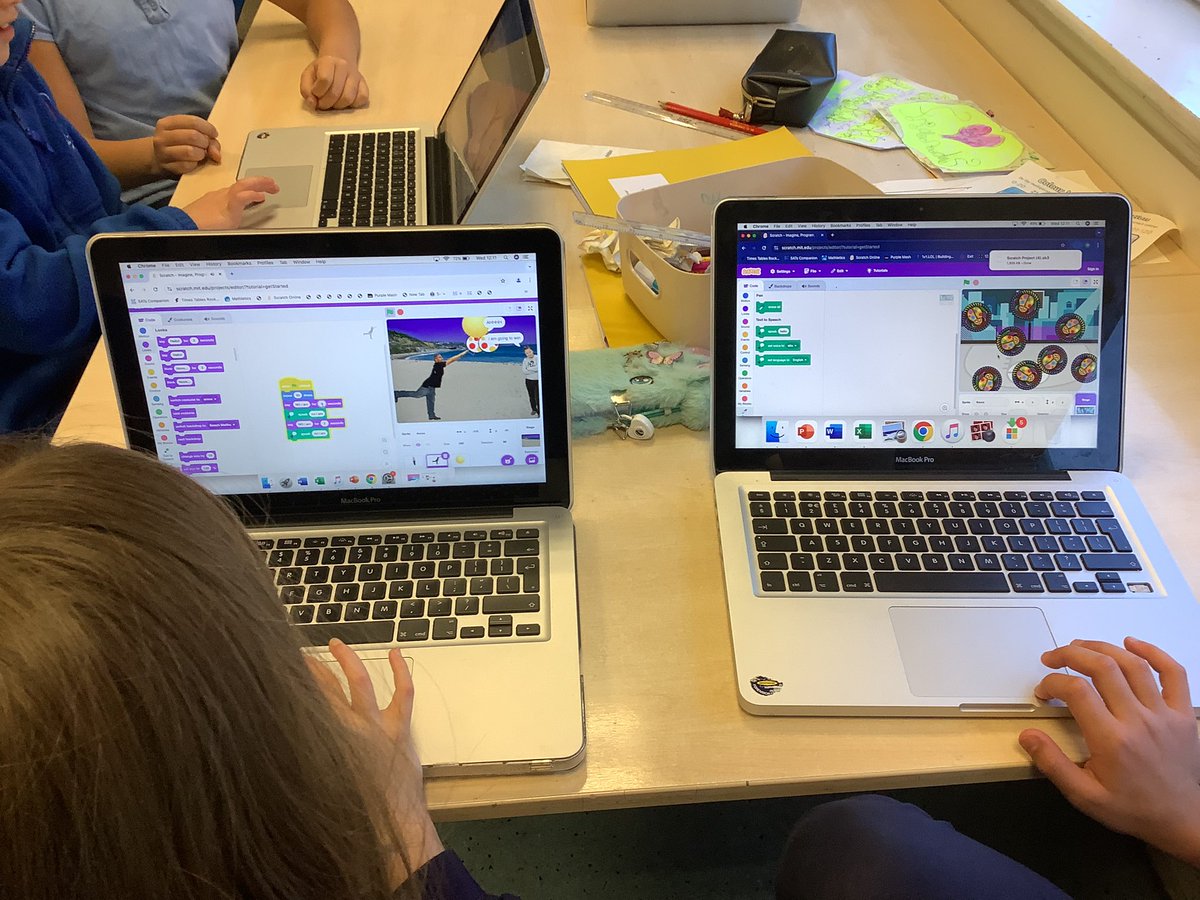oli_year4_'s tweet photo. We created repeating loops using scratch programming! #olipcomputing https://t.co/dY5wPH1mGa
