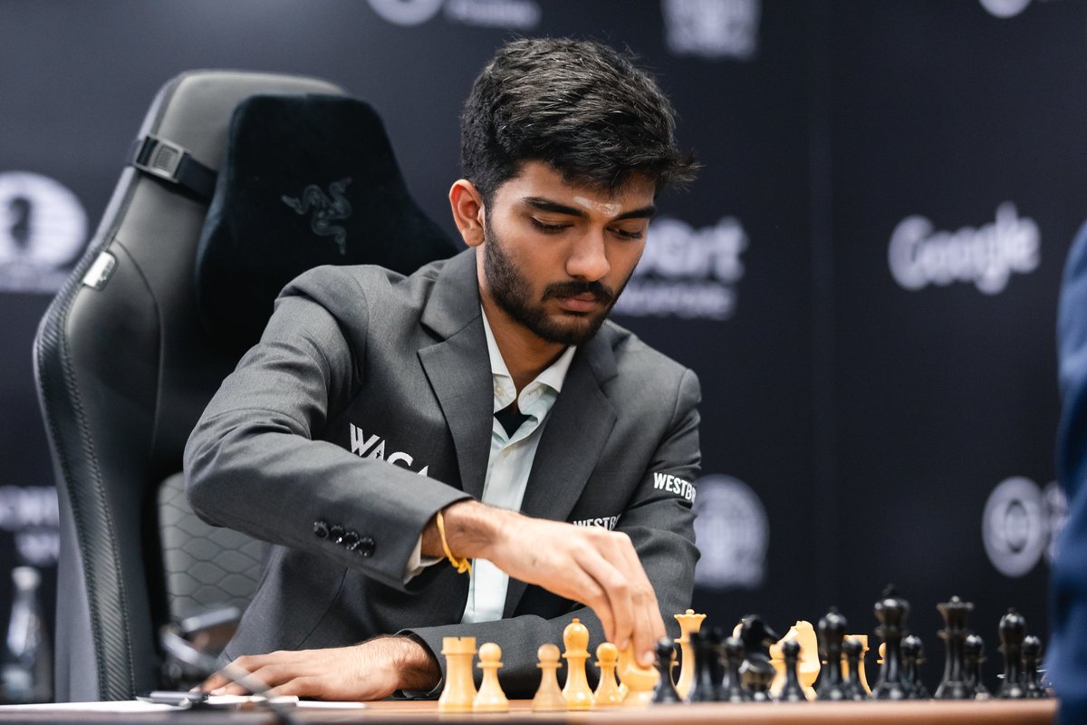 FIDE_chess's tweet photo. 🇮🇳 Gukesh D WINS GAME 3 of the 2024 FIDE World Championship Match, presented by Google! #DingGukesh 

Gukesh equalised the score of the match at 1.5-1.5!

📷 Eng Chin An https://t.co/Oc9ZYO2NNf