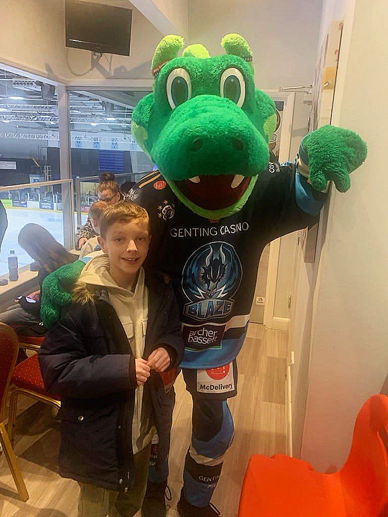 covblazehockey's tweet photo. At our recent game vs. Nottingham, we were thrilled to donate a SkySuite to @BWellsTrust who invite seriously ill children to enjoy sporting and entertainment events from the comfort of executive boxes #Box4Kids
π https://t.co/3jWuv3iCvq https://t.co/GLv01NOeVw