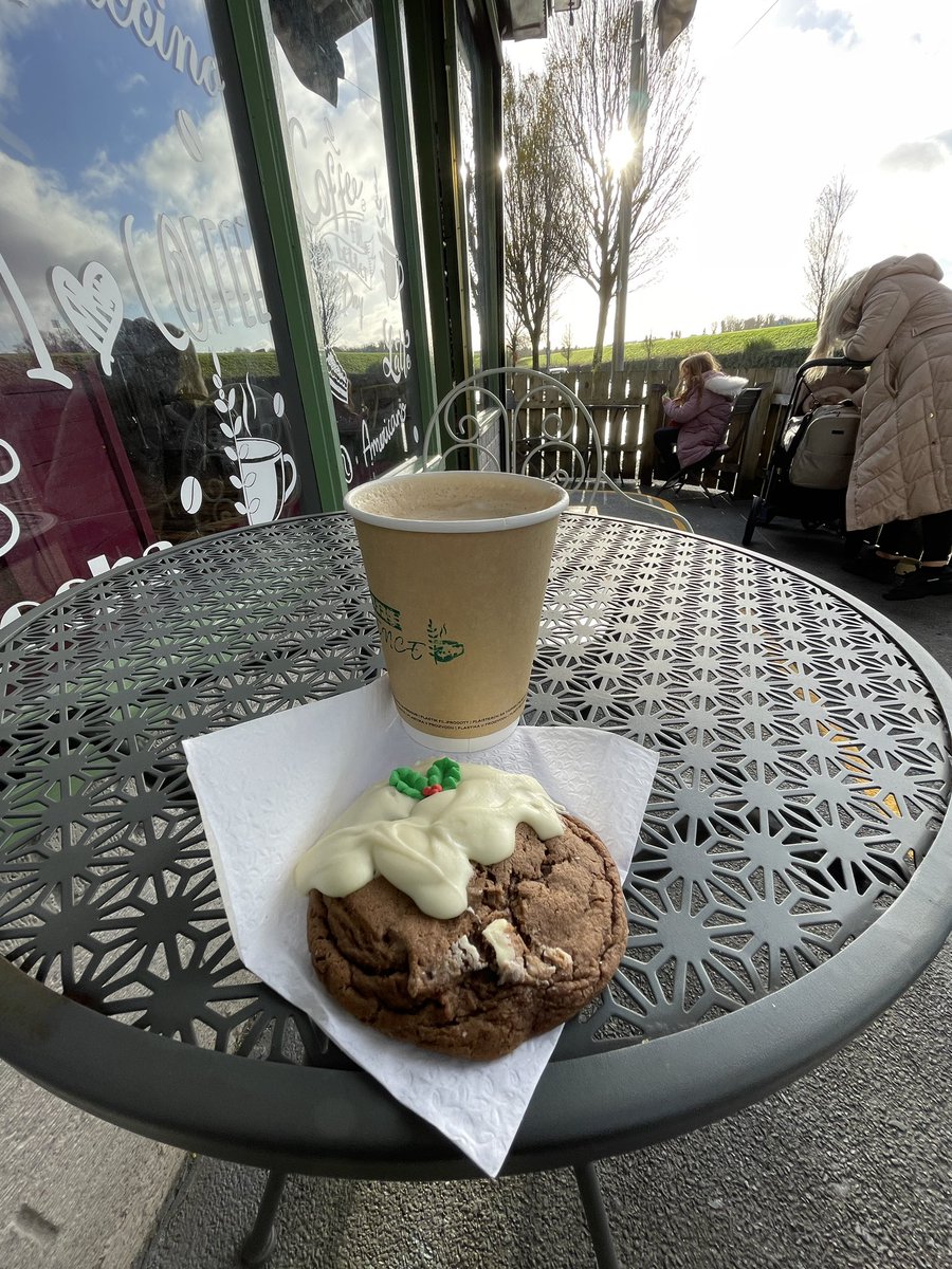 Bout_Yeh's tweet image. RELAX and unwind at Cave Hill Road’s Coffee Essence with the best views of people enjoying nature at Waterworks Park. 

While you’re there, book a rejuvenating massage with Coffee Essence owner Alan’s wife Theresa at Wholistic Works 😌 

#boutyeh #coffeeshopbelfast #northbelfast