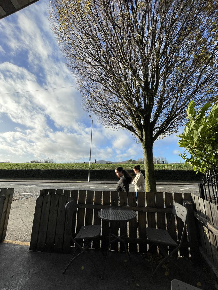 Bout_Yeh's tweet image. RELAX and unwind at Cave Hill Road’s Coffee Essence with the best views of people enjoying nature at Waterworks Park. 

While you’re there, book a rejuvenating massage with Coffee Essence owner Alan’s wife Theresa at Wholistic Works 😌 

#boutyeh #coffeeshopbelfast #northbelfast