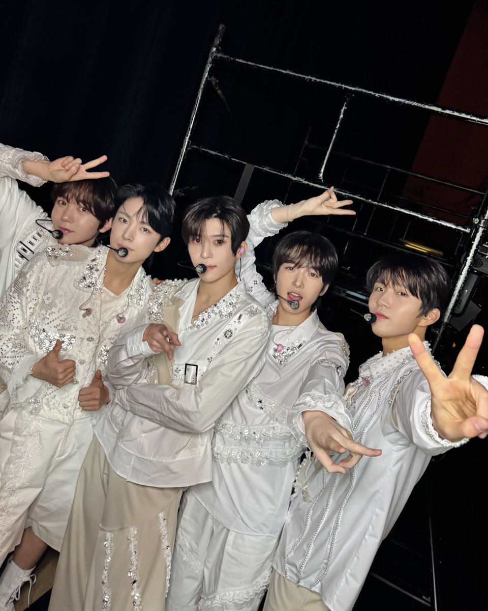 nctwishofficial's tweet image. 今日は横浜!!
早くLOG inしてくださいね🎮😉
会場に来る時のおすすめの曲はWISHFULの収録曲🎧

오늘은 요코하마!!! 
얼른 LOG in 해줘요🎮😉
공연장 올 때 추천곡은 WISHFUL 노래들🎧

#JAEHEE #재희 #ジェヒ
#NCTWISH #LOGin #NCTWISH_LOGin
#NCTWISH_ASIA_TOUR #YOKOHAMA