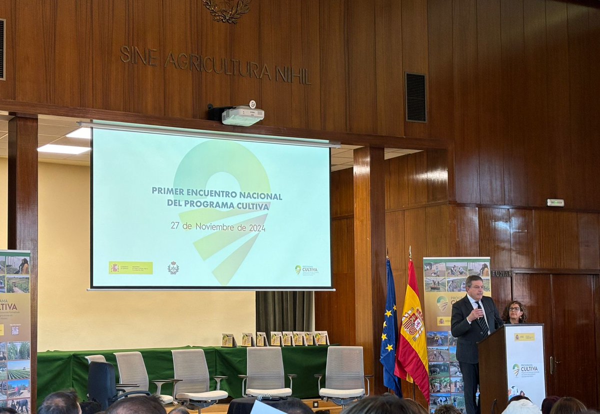 📢 ¡Hoy en Madrid está teniendo lugar el I Encuentro Nacional del #ProgramaCULTIVA impulsado por el @mapagob! 🔝

🧑‍🌾👩‍🌾 Esta jornada reúne a participantes de las 4 ediciones celebradas para compartir conocimientos e intercambiar experiencias sobre el futuro del sector agrario 🚀