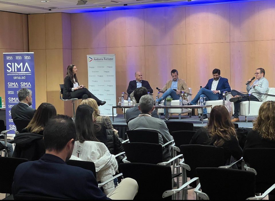 ✅ A la taula rodona sobre Tecnologia i Innovació del <a href="/sima9/">sima </a> participa el nostre Director General, <a href="/ignasi_martin/">Ignasi Martín</a> , amb <a href="/dastrie/">david astrié</a> d’Iconic i els nostres socis, <a href="/jguixa/">Joan Guixà</a> de <a href="/sinzerad/">sinzerad</a> i @MoraLlesuy de <a href="/FEDA_Andorra/">FEDA</a> .

#actinn #innovació #tecnologia #sima9