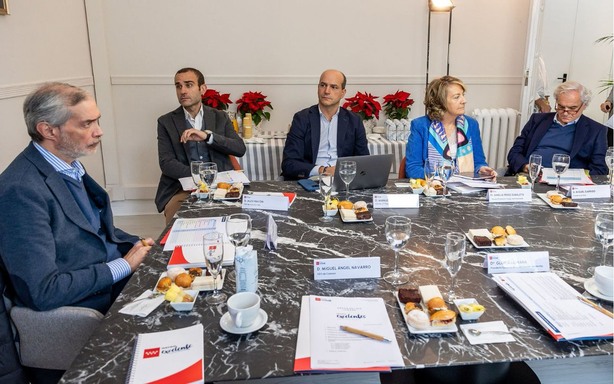 ManuelLavinGFT's tweet photo. ⭐Un auténtico honor celebrar la excelencia en todos los ámbitos empresariales de Madrid, deliberando como jurado de los #PremiosExcelentes de @MadridExcelente. 

🎖️ ¡Enhorabuena a las 9 empresas que muy pronto representarán la excelencia en la @ComunidadMadrid! https://t.co/eRDmpYU06V