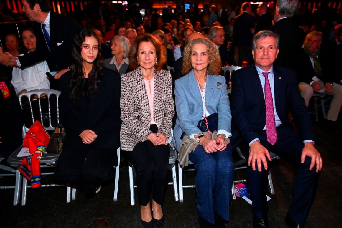 cyleconomica's tweet photo. La XXV #Subasta de #Capones de @cascajares_es recauda 130.230 euros https://t.co/4kkOyvAnNv @Cascajares10 @CasaCaridadOng @Nuevo_Futuro #solidaridad #RSC @EFCyL @eduestevezg https://t.co/Q41CLg6ehx
