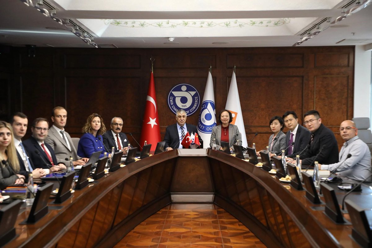 sahingroup's tweet image. Odamızı ziyaret eden Henan Sosyal Bilimler Akademisi Başkan Yardımcısı ve Araştırmacı Wang Lingjie’ye Yönetim Kurulu Üyemiz Mehmet Şahin Çakan ev sahipliği yaptı.

Ziyarete, Henan Sosyal Bilimler Akademisi’nden Wang Hongyuan, Zhao Xisan ve Chen Ping de katıldı.