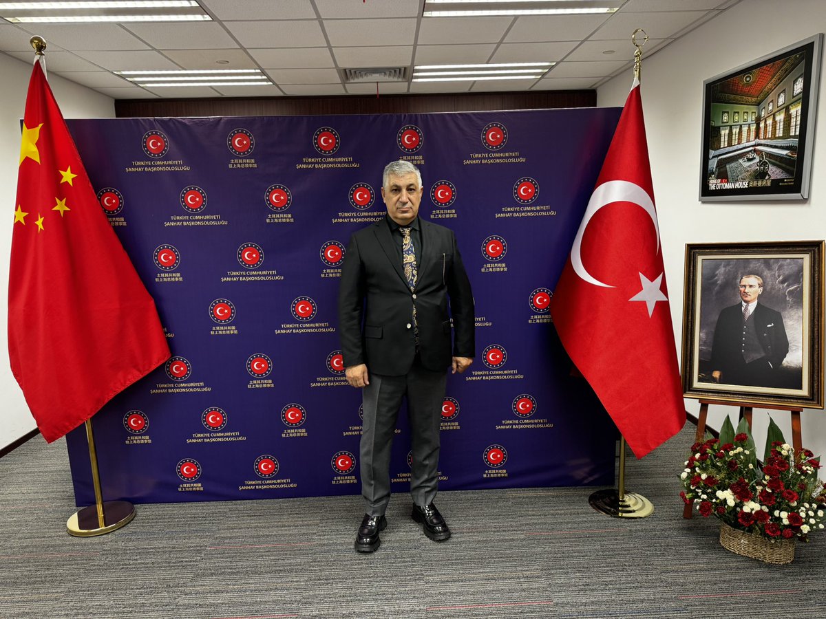 sahingroup's tweet image. Odamızı ziyaret eden Henan Sosyal Bilimler Akademisi Başkan Yardımcısı ve Araştırmacı Wang Lingjie’ye Yönetim Kurulu Üyemiz Mehmet Şahin Çakan ev sahipliği yaptı.

Ziyarete, Henan Sosyal Bilimler Akademisi’nden Wang Hongyuan, Zhao Xisan ve Chen Ping de katıldı.