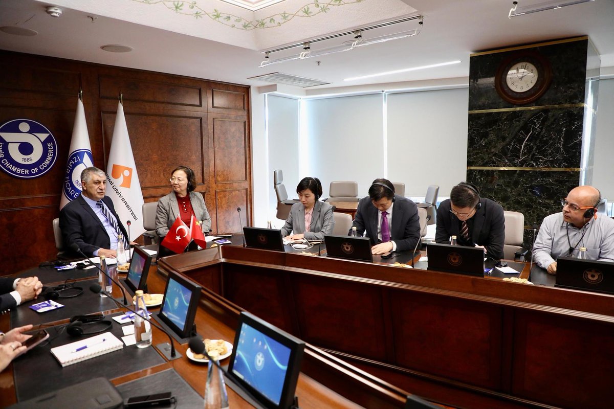 sahingroup's tweet image. Odamızı ziyaret eden Henan Sosyal Bilimler Akademisi Başkan Yardımcısı ve Araştırmacı Wang Lingjie’ye Yönetim Kurulu Üyemiz Mehmet Şahin Çakan ev sahipliği yaptı.

Ziyarete, Henan Sosyal Bilimler Akademisi’nden Wang Hongyuan, Zhao Xisan ve Chen Ping de katıldı.