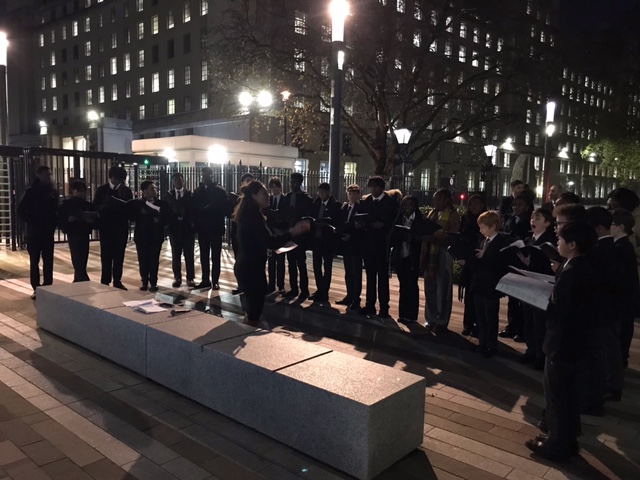 A real pleasure to sing at the official tree-lighting ceremony at New Scotland Yard for <a href="/metpoliceuk/">Metropolitan Police</a>  yesterday alongside the great choir of <a href="/WCS_school/">Westminster City School</a> with everyone attending a reception afterwards. Let the festivities commence! 🤶🎄🎶