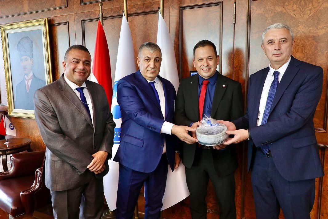 sahingroup's tweet image. Odamızı, Venezuela Balıkçılık ve Su Ürünleri Enstitüsü Başkanı Jorge Tajan, CORPESCA Başkanı Jose Gregorio Briceño ve T.C. Tarım ve Orman Bakanlığı temsilcileri ziyaret etti. Yönetim Kurulu Üyemiz Mehmet Şahin Çakan’ın ev sahipliğinde, sektör temsilcileriyle görüşmeler yapıldı