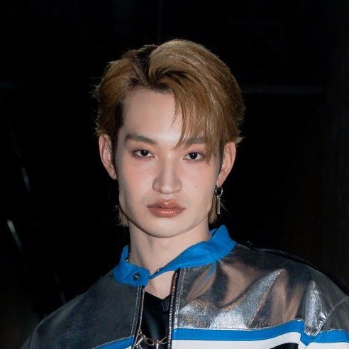 geumjassi13's tweet image. picture of u + 3 oshis and let oomfs decide who you match best 🤘🥑🐺