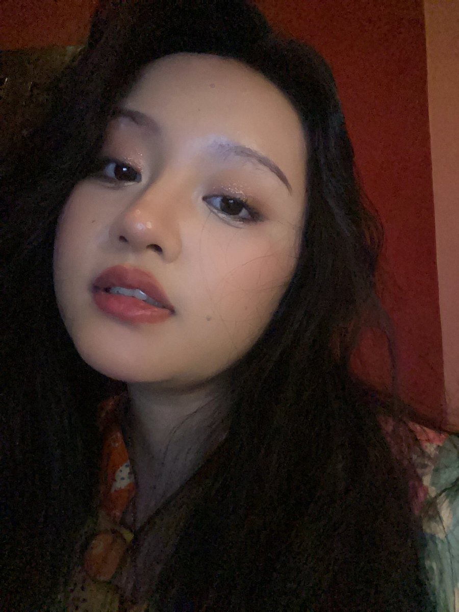 geumjassi13's tweet image. picture of u + 3 oshis and let oomfs decide who you match best 🤘🥑🐺