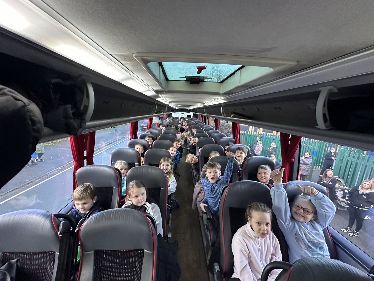 Off we go! 🚌 #residential <a href="/BarntonMissR/">Miss Rutter</a> <a href="/BarntonMissAl/">Miss Alston</a>