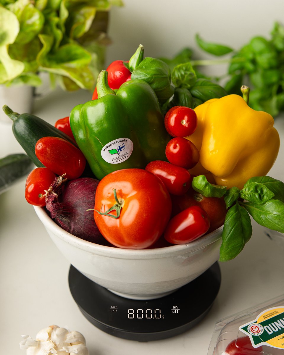 Uusien valtakunnallisten ravitsemussuositusten mukaan kasvikunnan tuotteita tulisi pyrkiä syömään 500–800 grammaa päivässä, se onnistuu ravinteikkailla ja vastuullisilla kasvihuonevihanneksilla. 🍅🥒🥬

Lue lisää tiedotteestamme: kauppapuutarhaliitto.fi/uusien-ravitse…