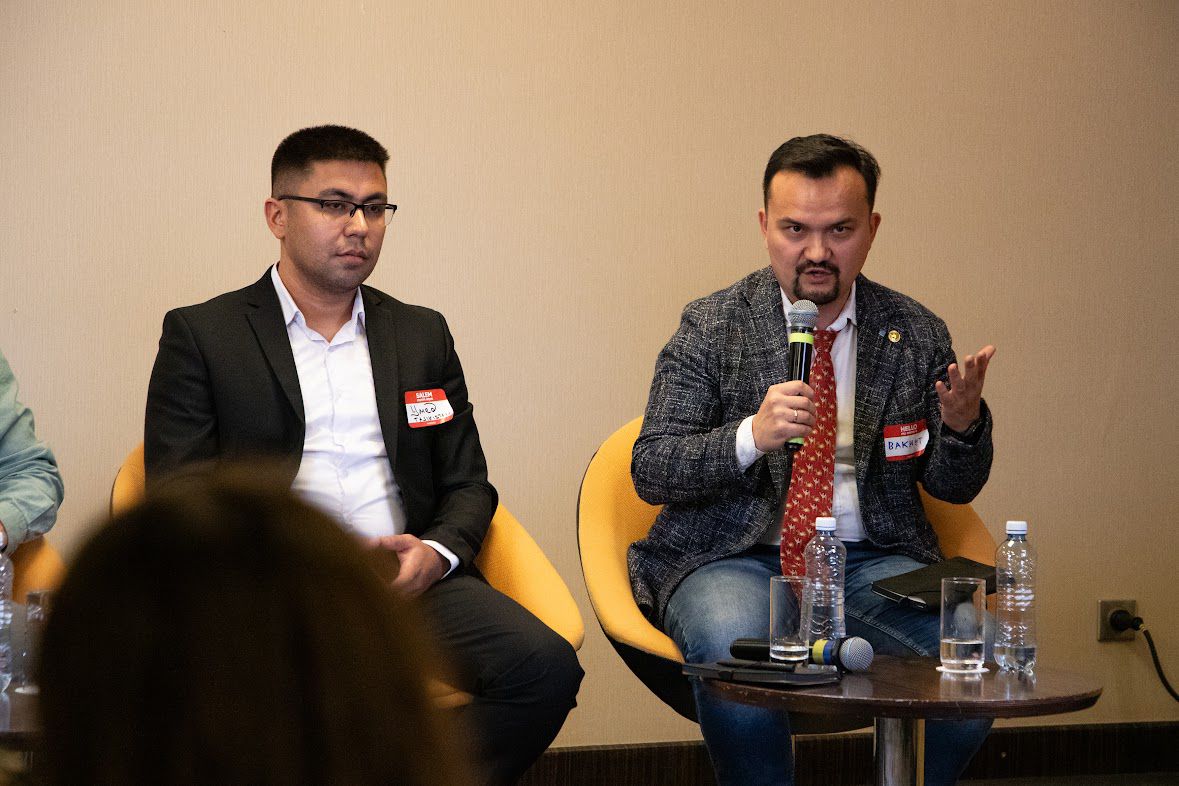 Attended the Paper Lab/Caps Unlock think tank summit in Astana this October. I shared insights on the regime transitions in Central Asia (Kaz and Kyrg). My  message: we must move beyond binary "autocracy vs. democracy"  when analyzing the political changes in the region.
