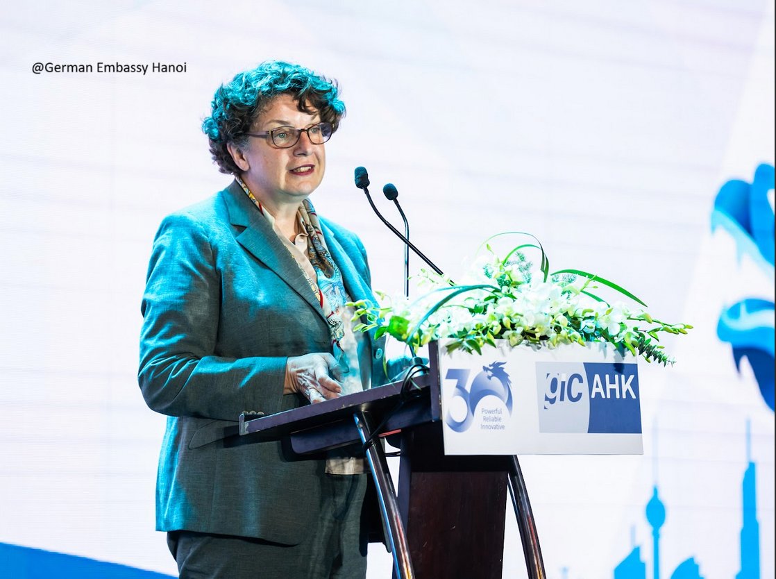 German Embassy Hanoi (@germanyinhanoi) on Twitter photo 💐A warm welcome to the delegation from Saxony-Anhalt @sachsenahalt ! From 23/11 – 29/11, Minister for Economic Affairs, Tourism, Agriculture & Forestry, Sven Schulze <a href="/schulzeeuropa/">Sven Schulze</a>, is leading a visit to Hanoi and Ho Chi Minh City 🇻🇳.
The delegation’s focus is on strengthening 💐A warm welcome to the delegation from Saxony-Anhalt @sachsenahalt ! From 23/11 – 29/11, Minister for Economic Affairs, Tourism, Agriculture & Forestry, Sven Schulze <a href="/schulzeeuropa/">Sven Schulze</a>, is leading a visit to Hanoi and Ho Chi Minh City 🇻🇳.
The delegation’s focus is on strengthening