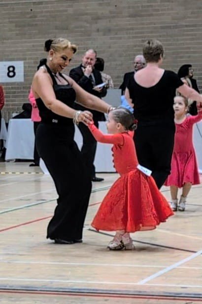 🏵️🏵️ROSETTE GIRLS🏵️🏵️
Well done to Evie &amp; Francesca who achieved their qualification to dance at Blackpool. Francesca also made her final, coming 4th👏🏻👏🏻👏🏻
#RosetteGirls #Medallist #Qualifiers #BlackpoolFinals #IDTA #DanceSchoolHull #RhythmAndDreams
