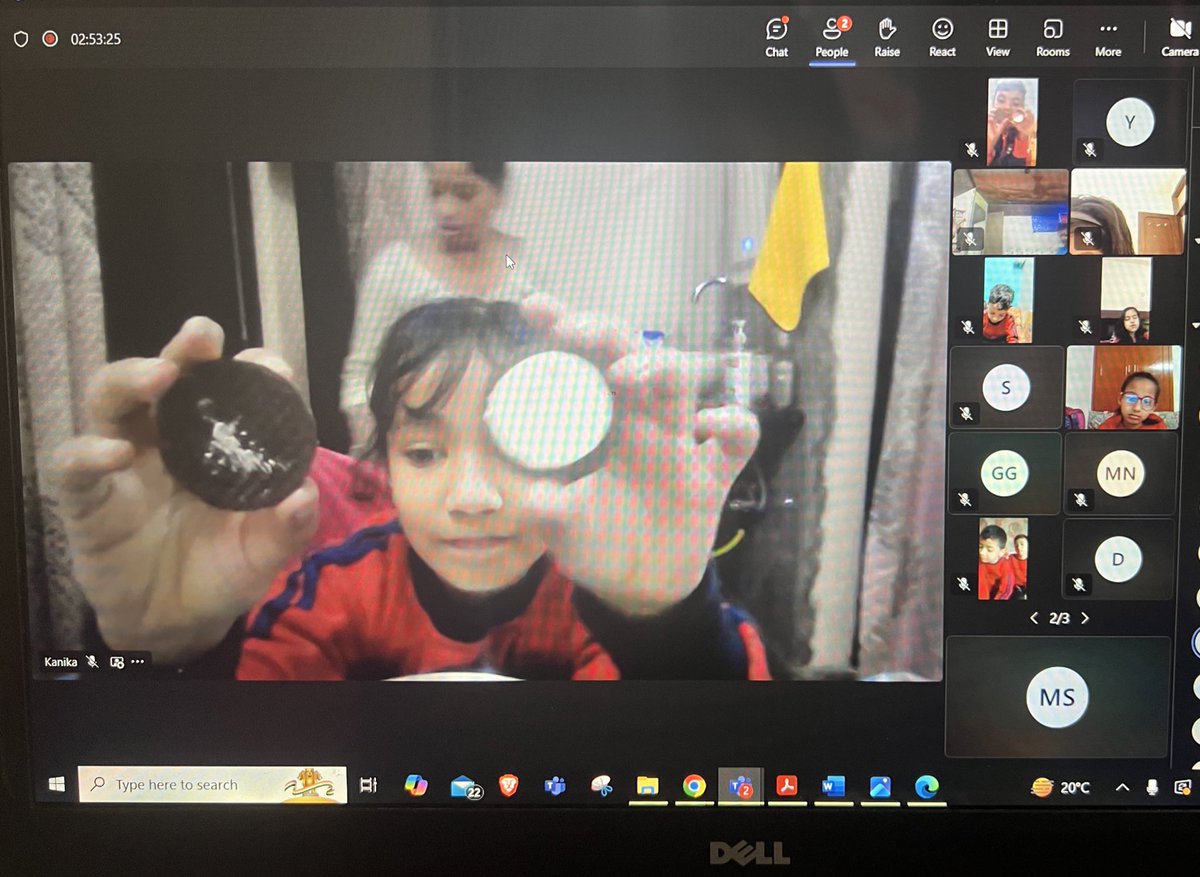 simransehra53's tweet photo. Exploring the wonders of our Earth, Moon &amp; beyond in EVS! 🌍🌕✨ 
Through our fun Oreo biscuit activity, students learned about the different moon phases while also discovering fascinating facts about planets, stars &amp; our very own Earth.
#LearningThroughPlay @vividh87 @BBPSMV https://t.co/xeteIxjrha