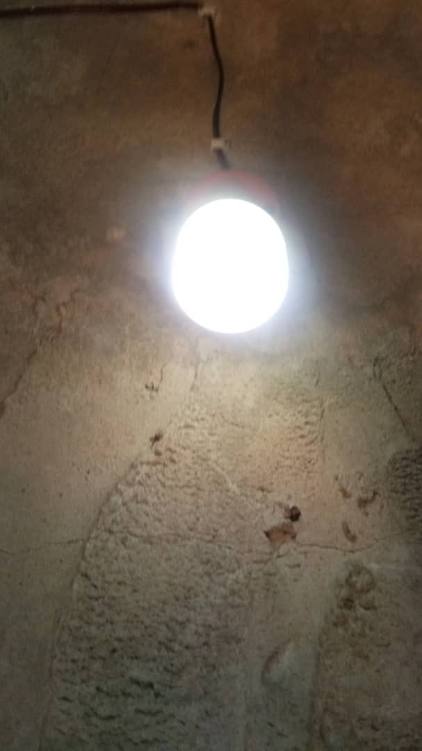 winexviv's tweet photo. This youngster from my village named Odera developed this renewable power solution that is cheaper than using a candle.

He built it for market people in villages selling akara, bole, roasted yam suya at night so they can stay longer and earn more money.

The cost of one candle today is N150 and an average person uses 2 to 3 candles per night. He installs his solution at no cost and charges N70 per light bulb used every night.

This solution can only power light bulbs and recharges with solar. He remotely controls it.

This is the type of thinking I love to invest my money in. It has large societal impact especially to the unreached.