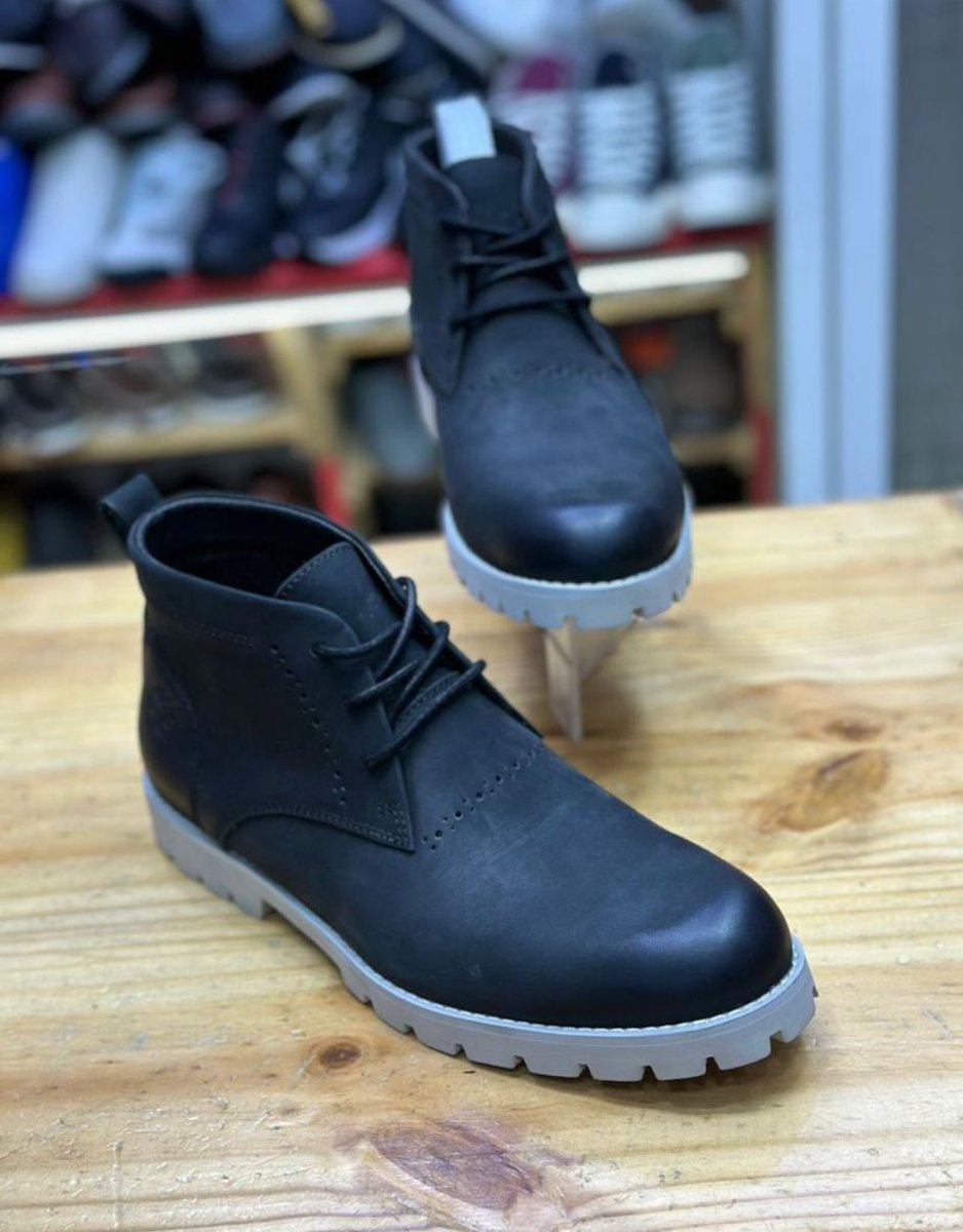 Agnesskanje's tweet image. Timberland 85k