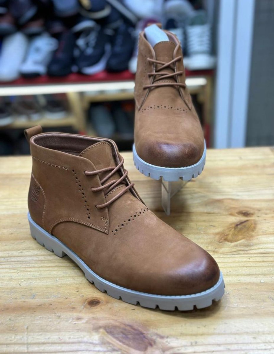 Agnesskanje's tweet image. Timberland 85k