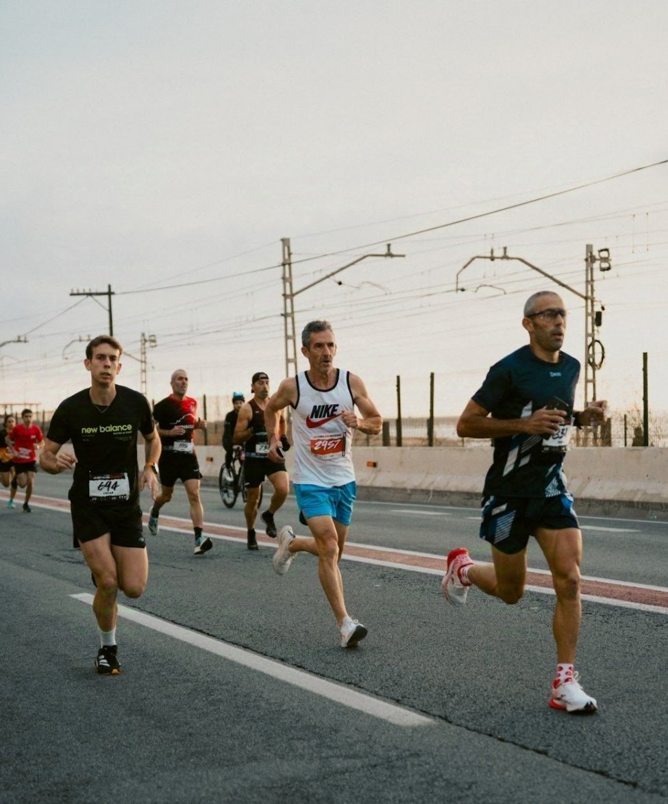 isranunez's tweet photo. De liebre para Baena, los primeros kms de @lacursadani!
Ciclistas de pretemporada!🏃
#Massi #BikingPoint #Inverse #EassunSpain #Nutrisport #SigmaSportIberia #CentreMedicLaRocaMontornes #AjuntamentDeMartorell #MartorellBike #Unstoppable #luckbike #LuckArtesanos #BpmCustomSocks https://t.co/uPGPsvp0yE