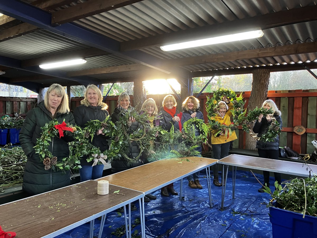 RoslistonEnvEd's tweet image. Its beginning to look a lot like Christmas.... More fabulous natural creations were made at our second wreath making workshop this week with foraged greenery & natural decorations.
#christmaswreathmaking #christmasecocraft #christmasmarket