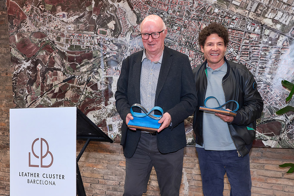 Homenaje a dos figuras clave del sector de la piel en Igualada: Fontanellas y Vila

🗣️ «Seguiremos trabajando para poner en valor el legado de Fontanellas y Vila, y reivindicar el valor del cuero»: Leather Cluster Barcelona.

Más información en 👉 lederpiel.com/homenaje-franc…