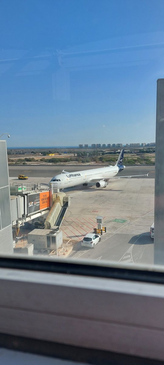 WackaFax's tweet image. Homeward bound 🇪🇸 &amp;gt; 🇬🇧