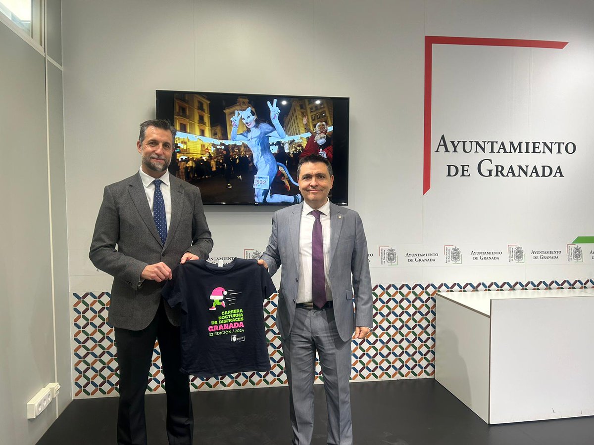 La 32 Carrera Nocturna de Disfraces, organizada por la Concejalía de Deportes del Ayuntamiento de Granada, abrirá la Navidad el 13 de diciembre con 2.000 participantes.  Solo quedan 200 plazas. 
Inscribete ya en: deportes.granada.org
<a href="/aytogr/">Ayuntamiento de Granada</a> <a href="/marifrangr/">Marifran Carazo</a> <a href="/atletismoFAA/">Federación Andaluza de Atletismo</a>