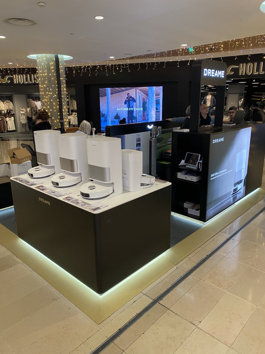 IsiGlobal's tweet image. Excited to unveil @DreameGlobal 's Paris pop-up! Showcasing smart home innovation with testing zones for vacuums &amp;amp; hair dryers.
#RetailDesign #PopUpShop #SmartHomeInnovation #Dreame #Paris