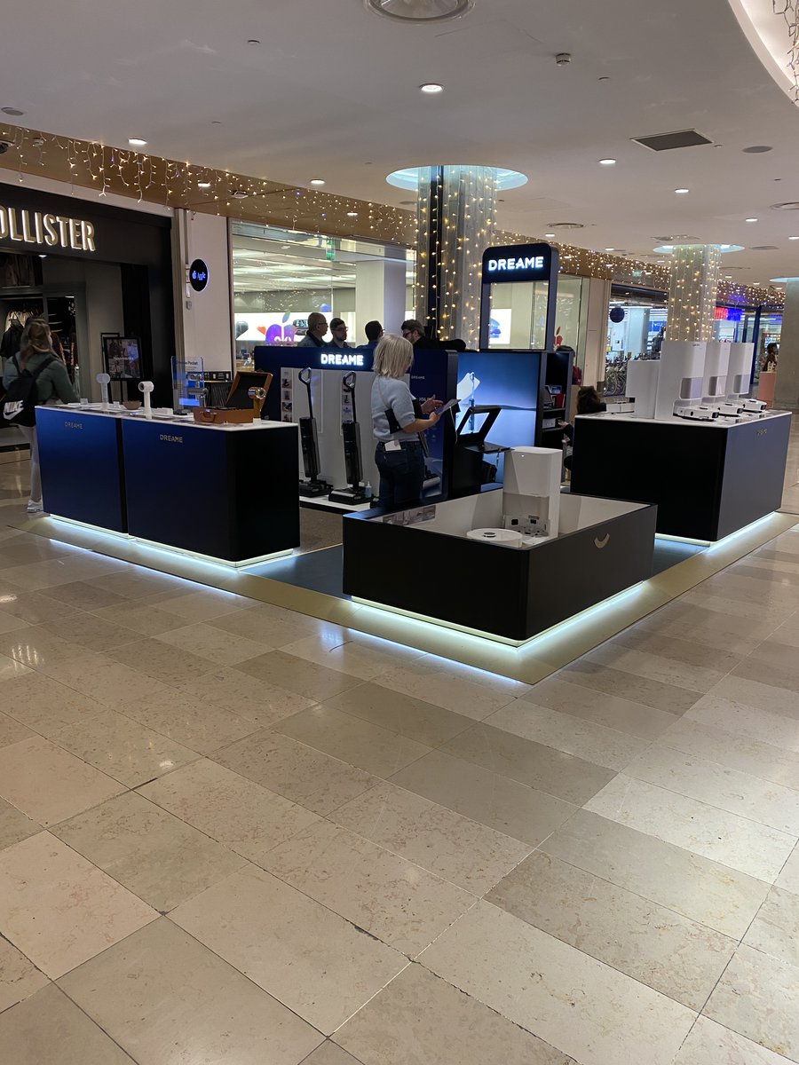IsiGlobal's tweet image. Excited to unveil @DreameGlobal 's Paris pop-up! Showcasing smart home innovation with testing zones for vacuums &amp;amp; hair dryers.
#RetailDesign #PopUpShop #SmartHomeInnovation #Dreame #Paris