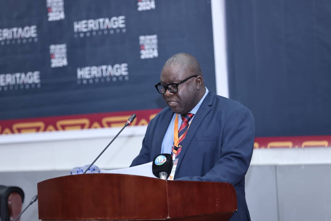 Cumogadishu's tweet image. Prof. Oyetola Oniwide presenting a research paper titled "The Challenges and Prospects of Implementing EAC's Common External Tariff (CET) by Partner States: Lessons from Burundi and South Sudan for Somalia at Palais du Peuple, Djibouti #AFI2024