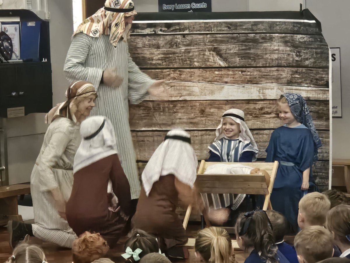 We had a wonderful assembly from "Open the Book" (Rhyl team) They shared the story of the shepherds who went to see Jesus in Bethlehem. We had some wonderful Year 2 actors who joined them. Diolch yn fawr.