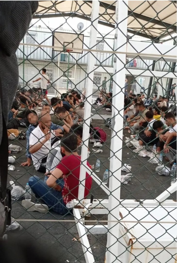 <a href="/sherinhelal555/">Sherin Helal</a> السوداني نفس السوري .
اثيوبيا لعنت ولدينهم واغتصابات وغير وكله موثق .
تركيا لعنت ولدين السوريين وكله موثق .
مفيش حد منهم اتكلم وتطاول غير علي مصر .
السؤال ما هوه السبب في ذلك . !؟
انا عايز ناس فاهمه تجوبني وبصراحه ووضوح لاني افتقد فن المراوغه في الحوار ..