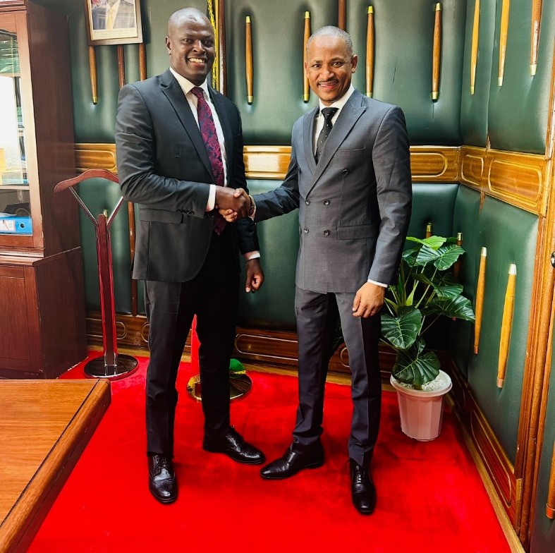 Nikitoka court, I'll have a candid meeting with him 

Aniambie about this thing he has with Ndindi...

Once I'm satisfied, I will sell Ndindi hadi Jupiter. I've been in the hospital after abduction so sijui walipanga nini na Ongili 

Once Babu updates me, Ndindi can count me in!