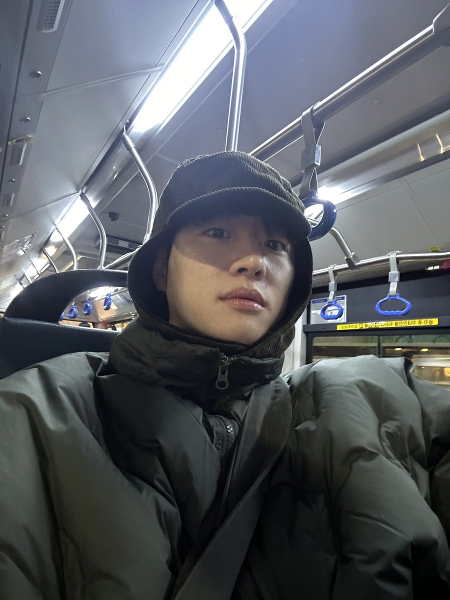 feeldog_bpnn's tweet photo. 눈길 조심하고 
감기조심 
손난로 지참 

워추춫추츄츄🥶 https://t.co/sbGCg3kJjZ