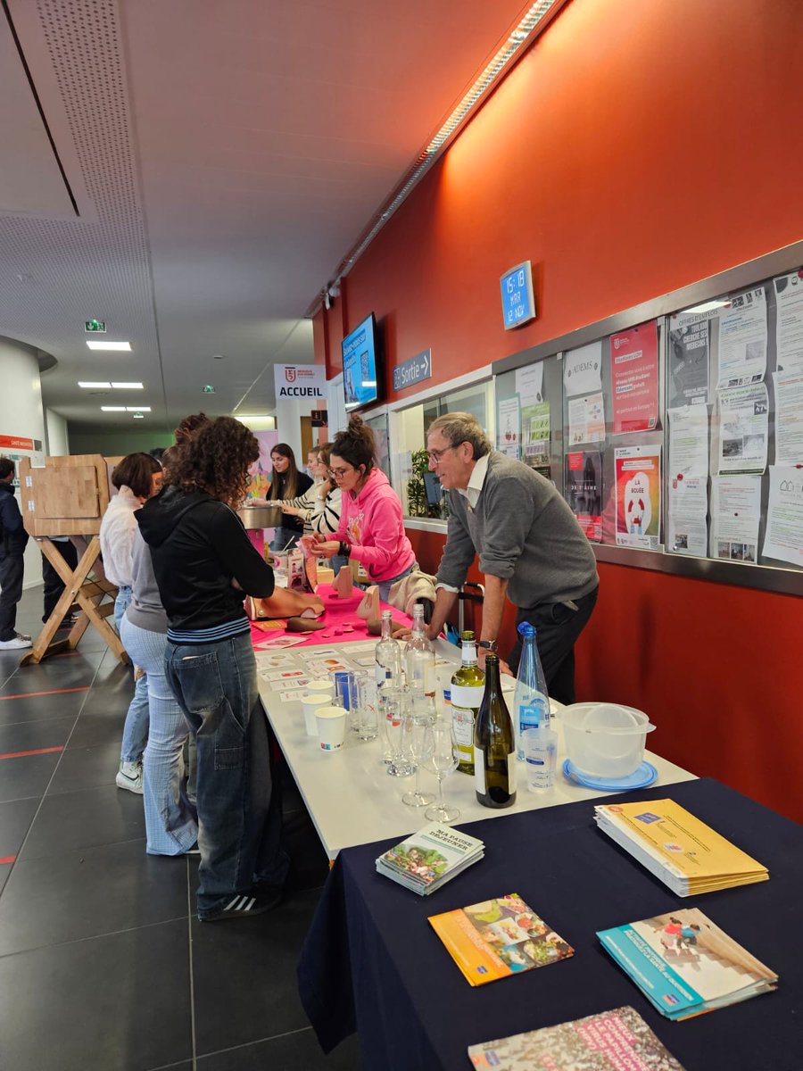 Sensibilisation des étudiants stéphanois aux cancers masculins et à l'influence de l'alcool dans la survenue des cancers en collaboration avec l'ADEMS à la Fac de médecine et à Tréfilerie