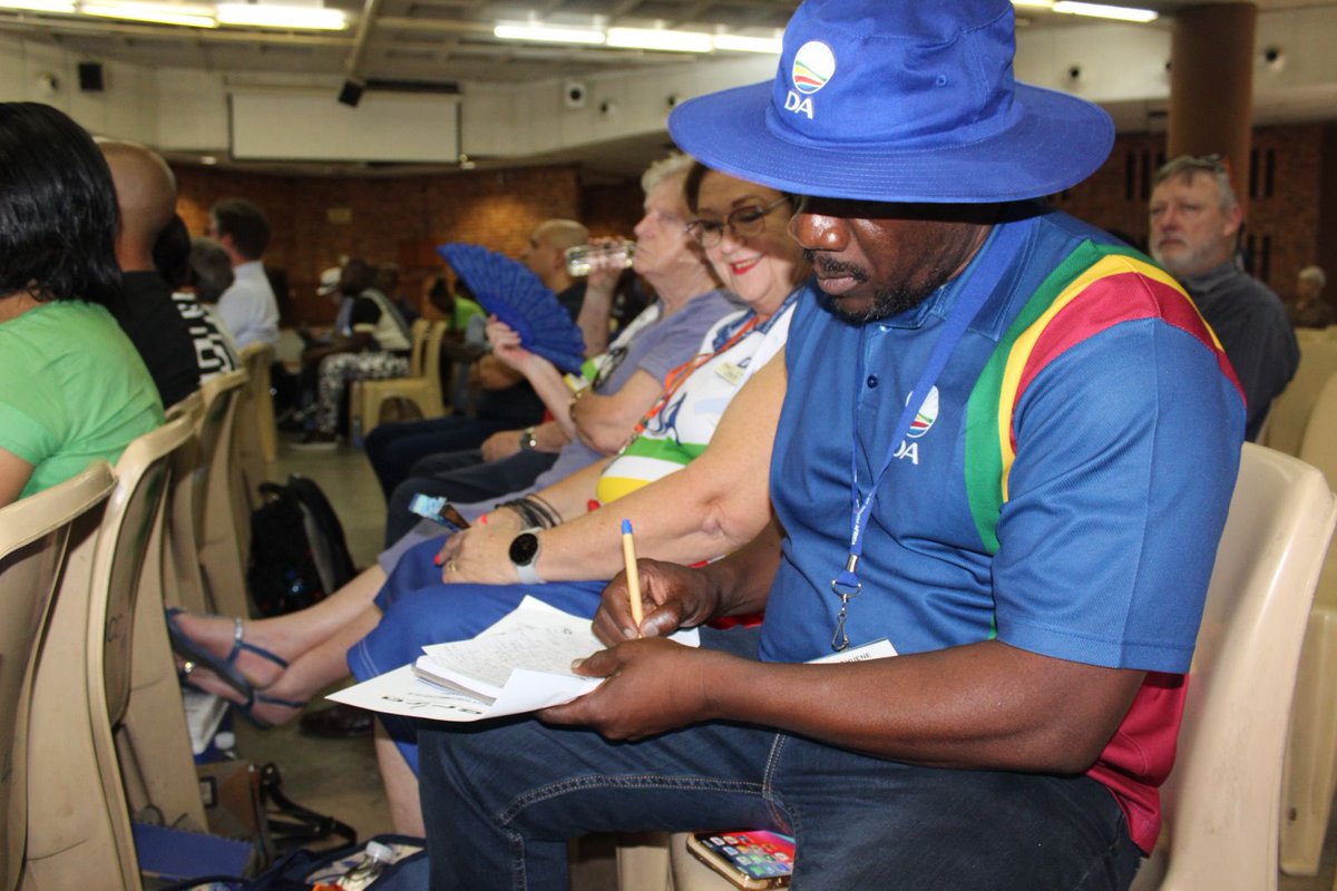 Our_DA's tweet photo. 🚨Today, the DA says NO to Eskom's 40% tariff hike at the NERSA hearing in Mpumalang! Families shouldn’t have to choose between food and electricity due to years of Eskom’s financial mismanagement.
Join the fight to #StopElectricityHikes: https://t.co/V7Pl9b9ZEL.
#StopPowerGrab https://t.co/dvkTBZRMS9